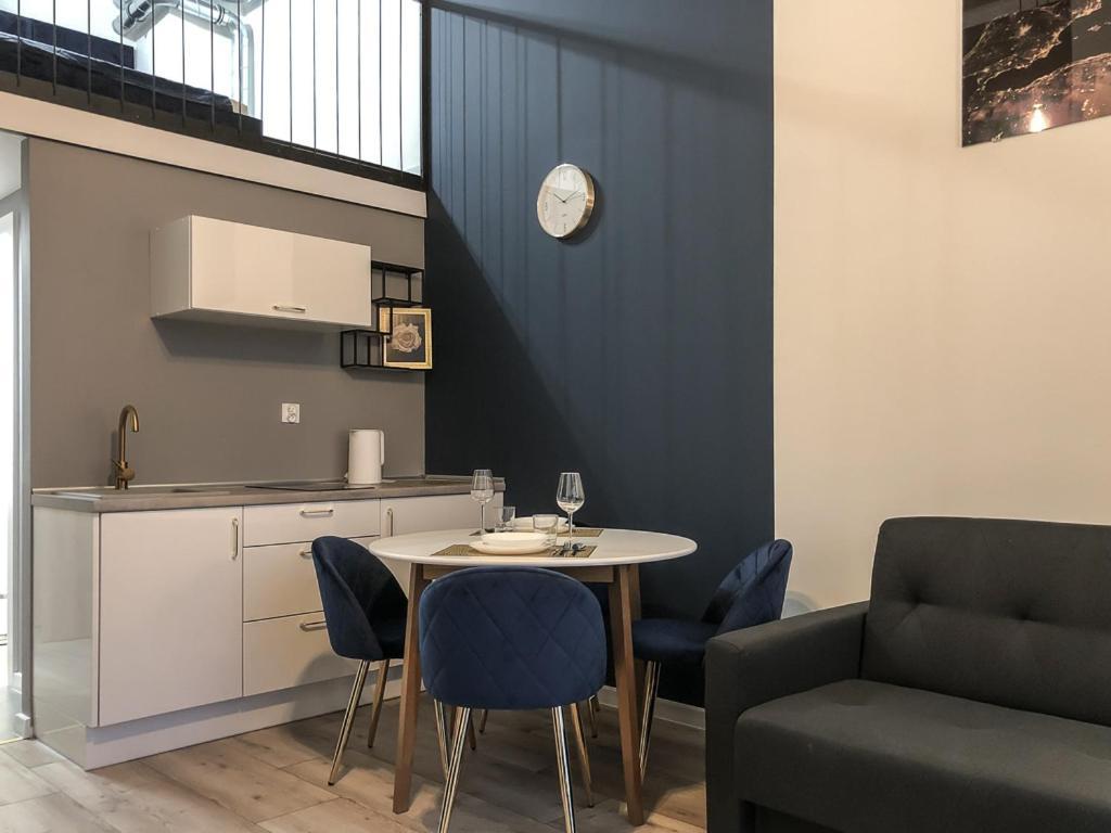 Airport Apartment Breslavia Esterno foto